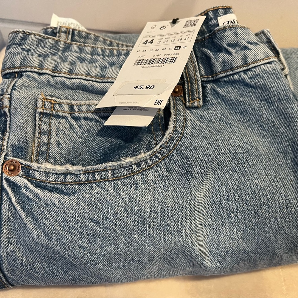 Zara Mom Jeans — BRAND NEW